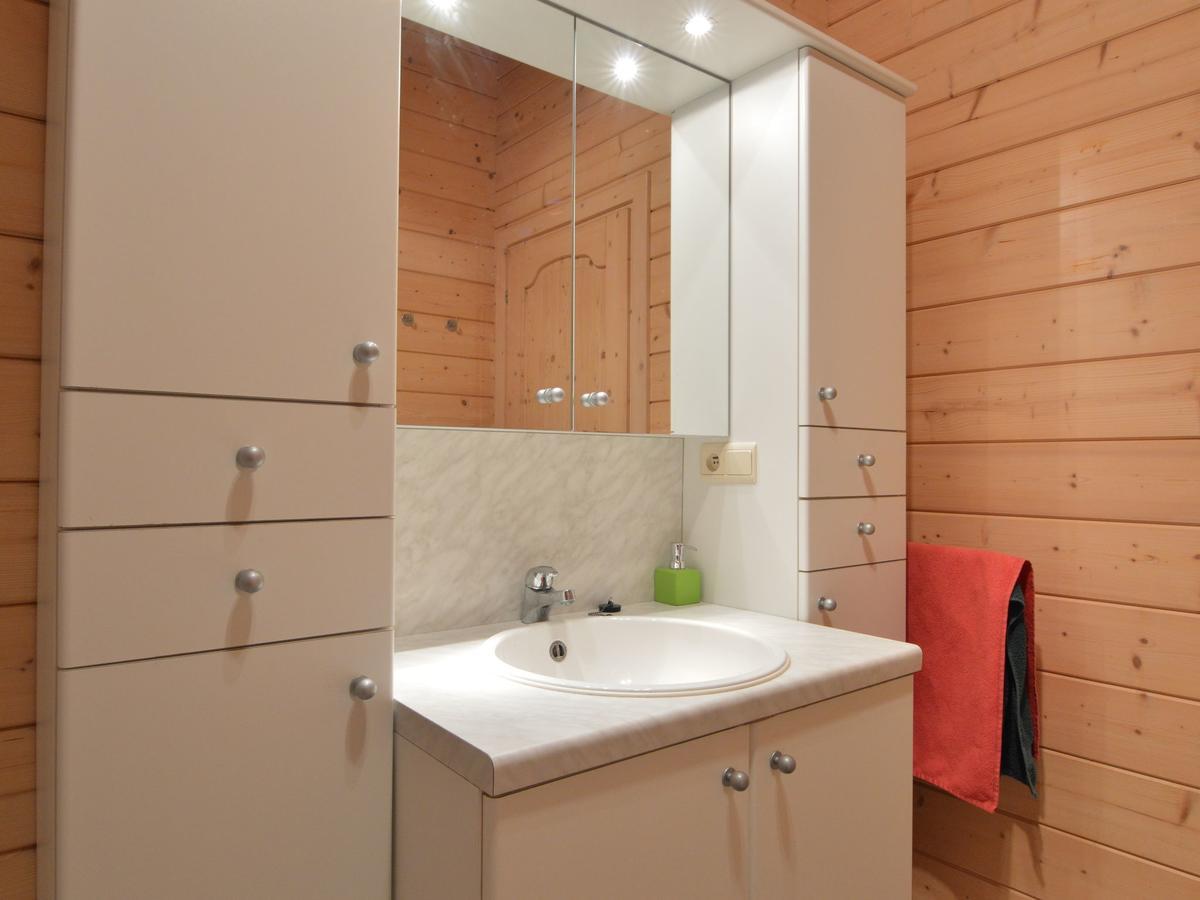 Chalet In A Peaceful Location Near Nijlen מראה חיצוני תמונה